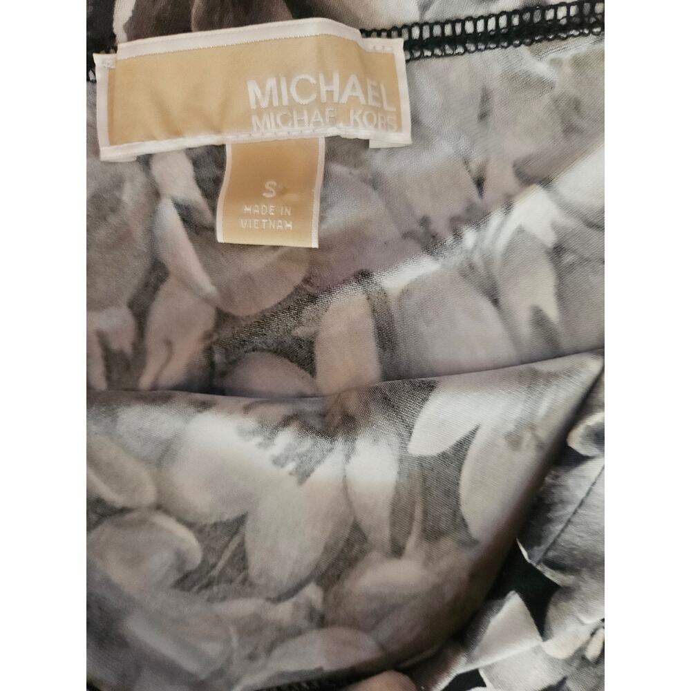 Michael Kors Black White Floral Handkerchief Skirt Sz SM Stretchy Asymmetrical - Picture 6 of 7